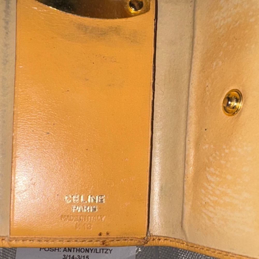 🔑🗝️Celine Macadam Gold Plated Keyring Card Holder Wallet🗝️🔑 - Picture 4 of 14